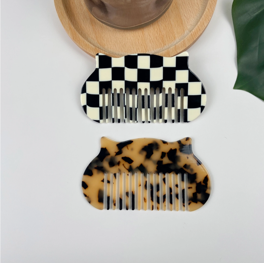 Small Head Grooming Comb For Cat photo