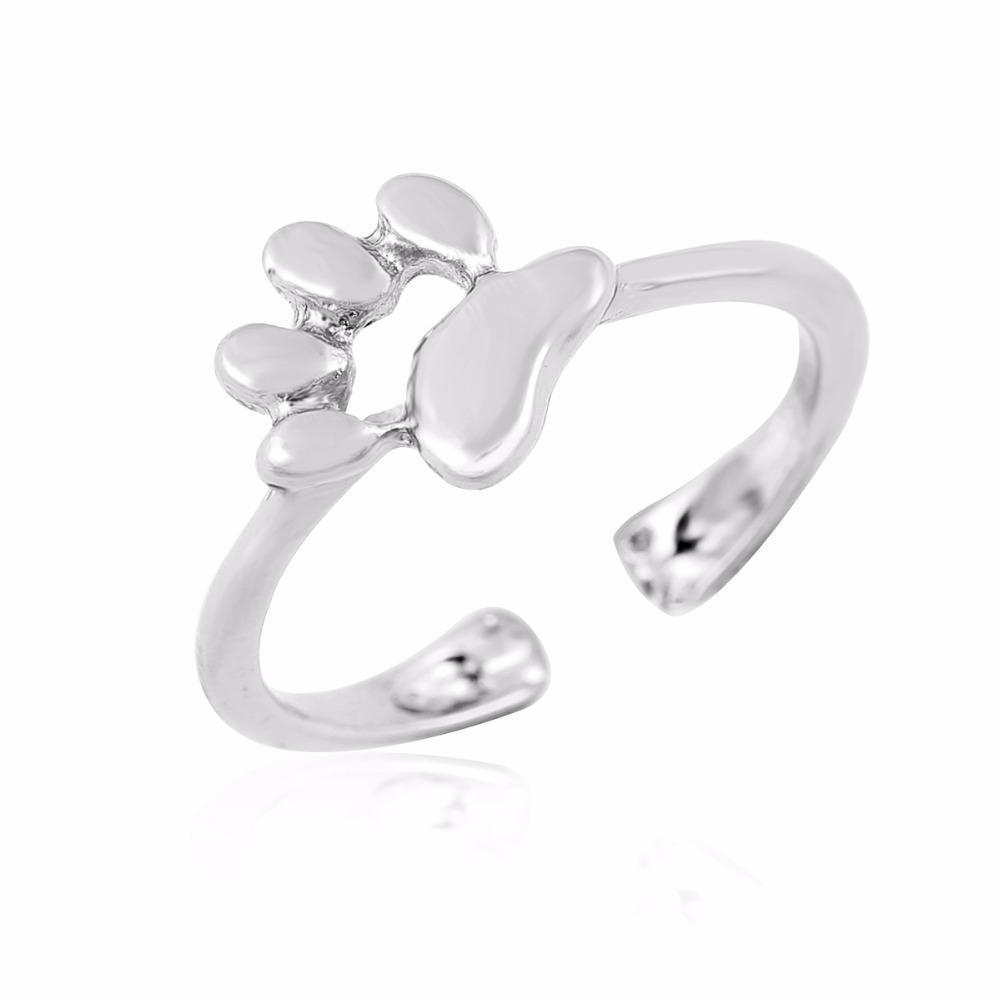 This paw print ring features a beautiful silver finish and an adjustable band that makes it a great cat ring jewelry gift for cat lovers!