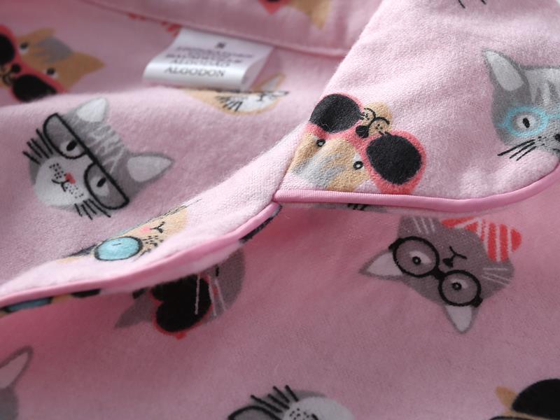 These cute pink pajamas with cats on them are perfect for staying comfy at home and refreshing your lounge wear!