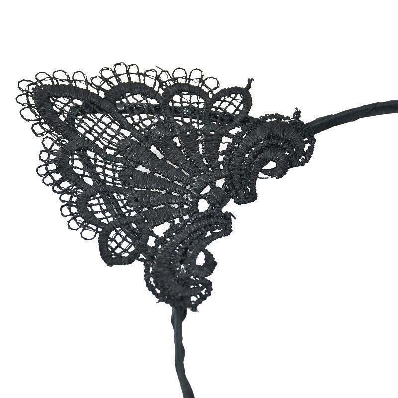 You will love the classy look of this kitten headband and the intricate black lace fabric.