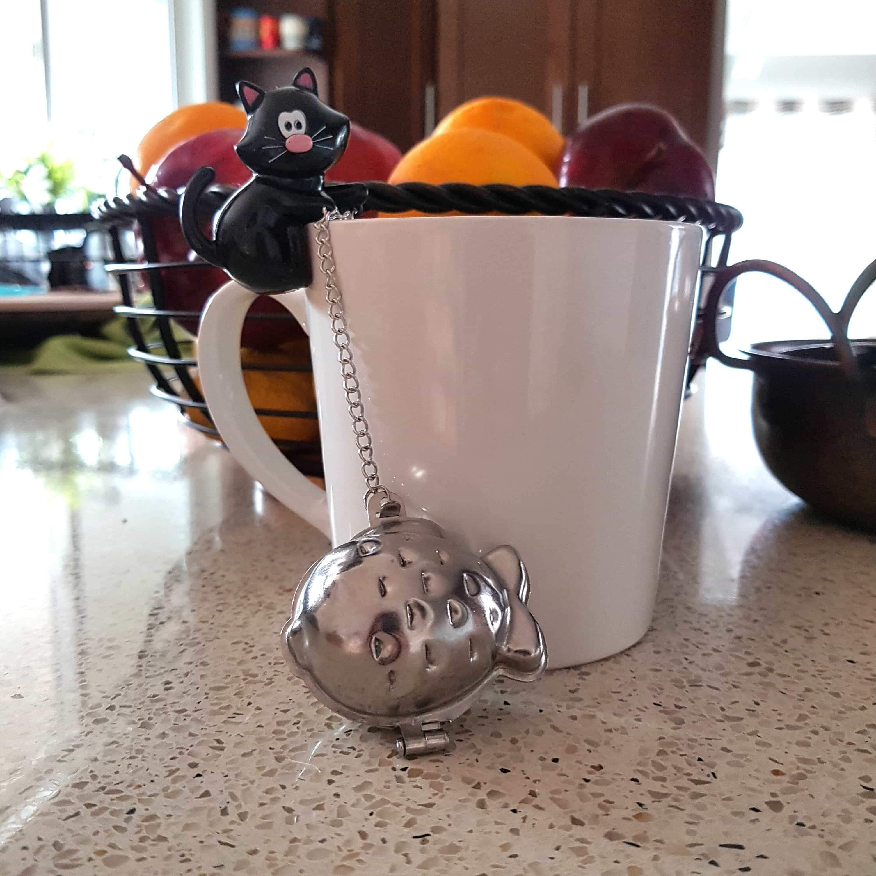 Cat Kitchen Accessories, Cat Tea Infuser Featuring a Black Cat and a Fish Tea Strainer